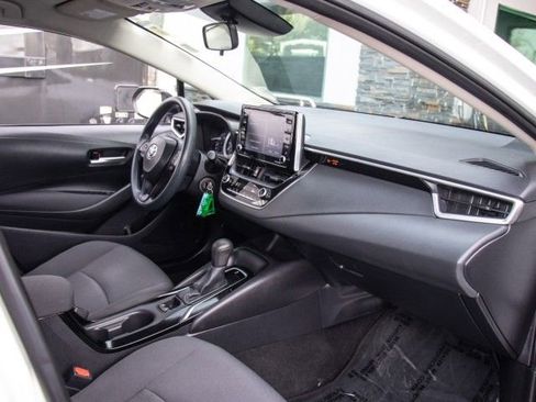 Used 2021 Toyota Corolla LE w/ Carpet Mat Package (TMS) image 18