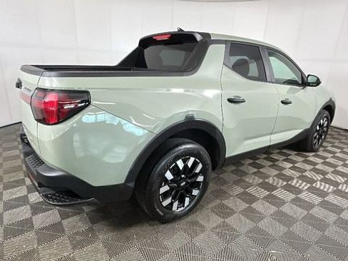 Certified 2025 Hyundai Santa Cruz SE FWD image 3