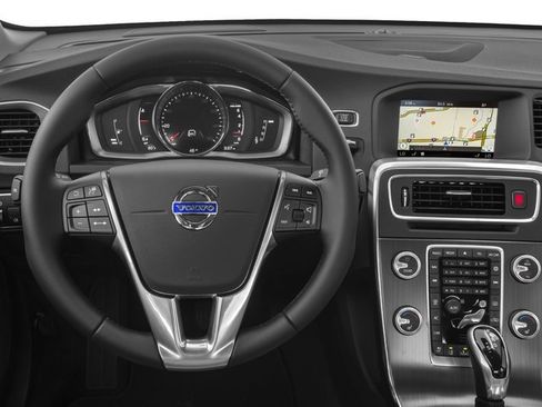 Used 2016 Volvo S60 T5 Cross Country Platinum AWD/4WD image 6