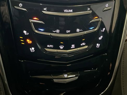 Used 2020 Cadillac Escalade Luxury image 19