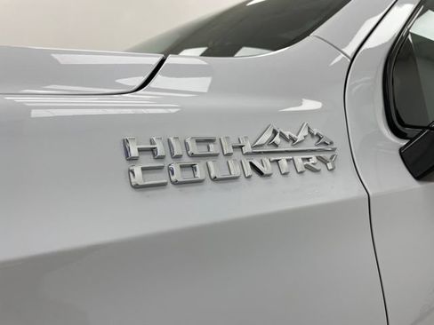 New 2026 Chevrolet Suburban High Country AWD/4WD image 20