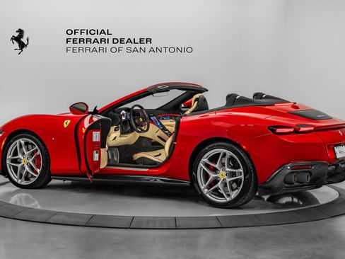 Certified 2025 Ferrari Roma Base image 2