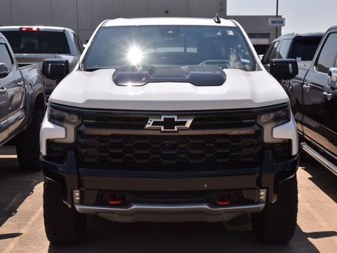 Used 2024 Chevrolet Silverado 1500 ZR2 w/ Technology Package AWD/4WD image 3