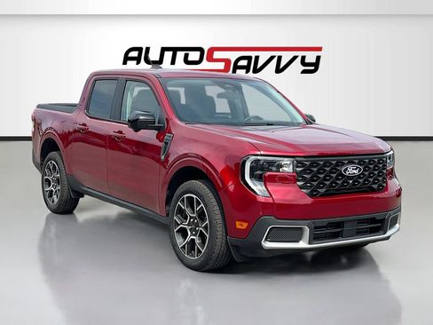 Used 2025 Ford Maverick Lariat w/ 4K Tow Package AWD/4WD image 1