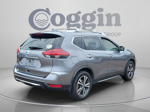 Used 2019 Nissan Rogue SV w/ Premium Package FWD image 5