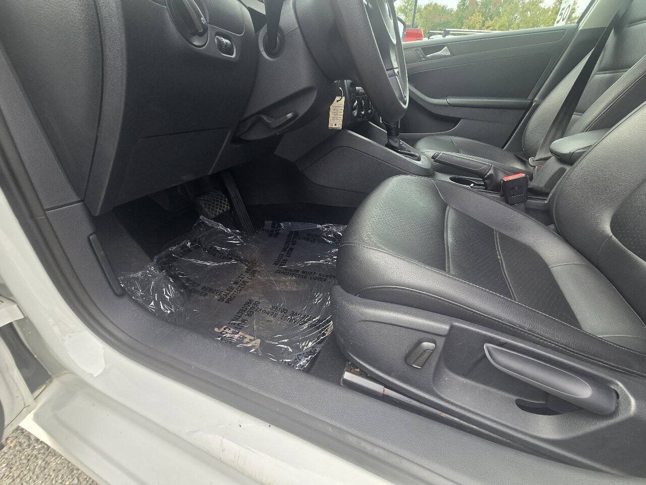 Used 2014 Volkswagen Jetta SE FWD image 17
