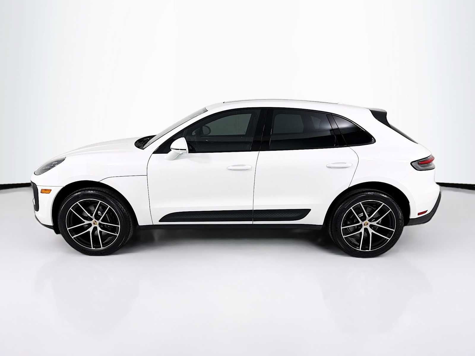 Used 2026 Porsche Macan AWD/4WD image 2