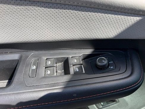 Used 2024 Volkswagen Atlas Peak Edition SE AWD/4WD image 19