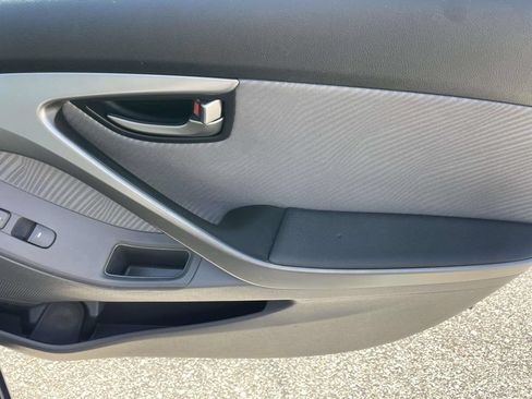 Used 2013 Hyundai Elantra GLS w/ Preferred Pkg FWD image 7
