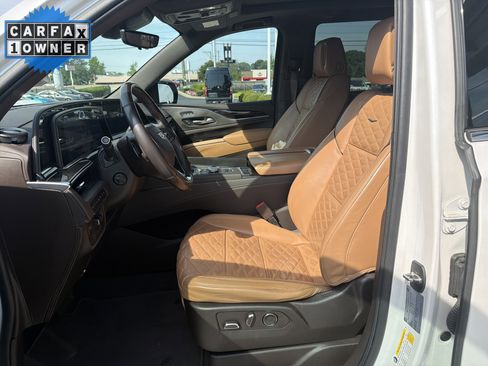 Used 2021 Cadillac Escalade Premium Luxury w/ Driver Assist Tech Package AWD/4WD image 16