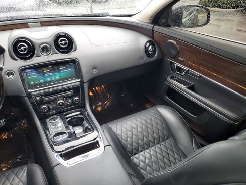 Used 2019 Jaguar XJ L Supercharged image 17