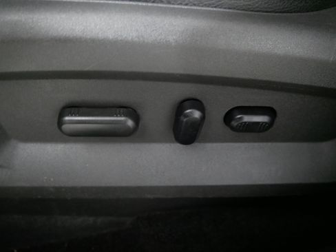Used 2013 Lincoln MKX AWD image 20