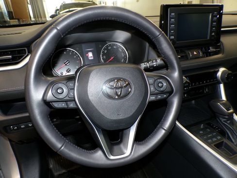 Used 2019 Toyota RAV4 XLE Premium w/ Cold Weather Package AWD/4WD image 11