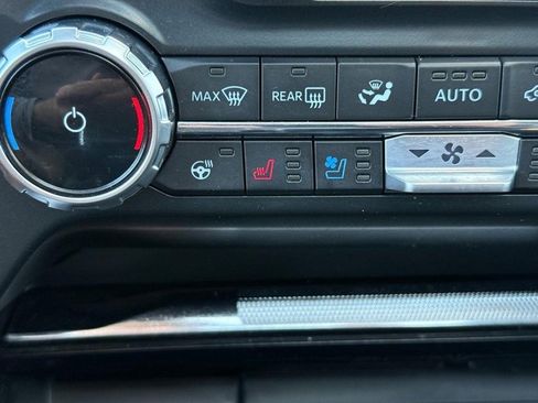 Certified 2022 Ford F150 Lariat w/ Equipment Group 502A High image 20