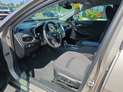 Used 2024 Chevrolet Malibu LT FWD image 19