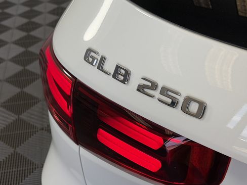 Certified 2025 Mercedes-Benz GLB 250 4MATIC image 16