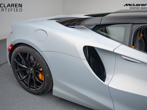 Used 2023 McLaren Artura Base image 8