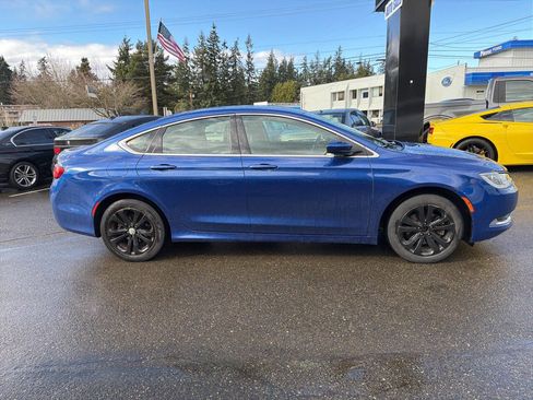 Used 2015 Chrysler 200 Limited w/ Convenience Group image 6