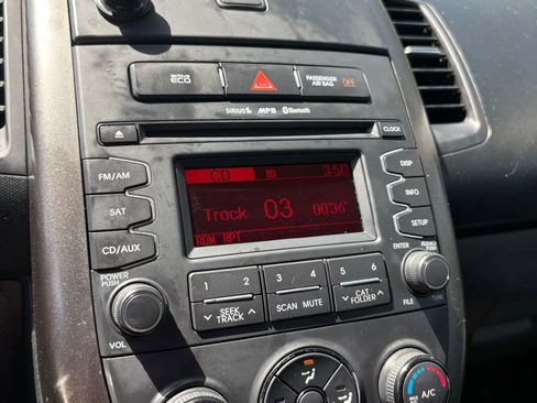 Used 2012 Kia Soul + image 17