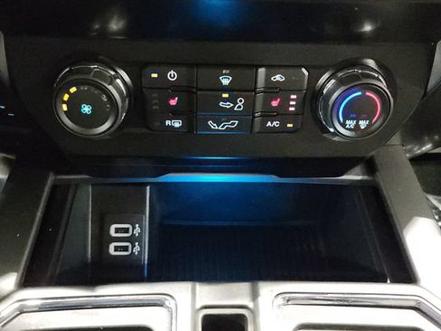 Used 2019 Ford F150 XLT w/ Equipment Group 302A Luxury AWD/4WD image 29