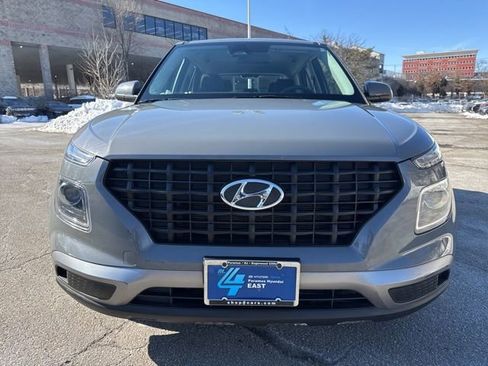 Certified 2023 Hyundai Venue SE w/ Cargo Package image 2
