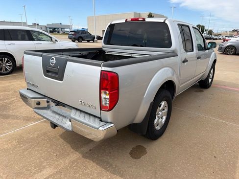 Used 2010 Nissan Frontier SE AWD/4WD image 5