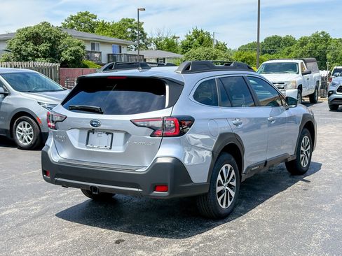 Used 2025 Subaru Outback Premium AWD/4WD image 16