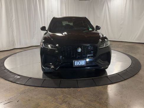 Used 2025 Jaguar F-PACE R-Dynamic S image 4