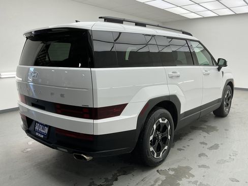 Used 2025 Hyundai Santa Fe SEL image 4