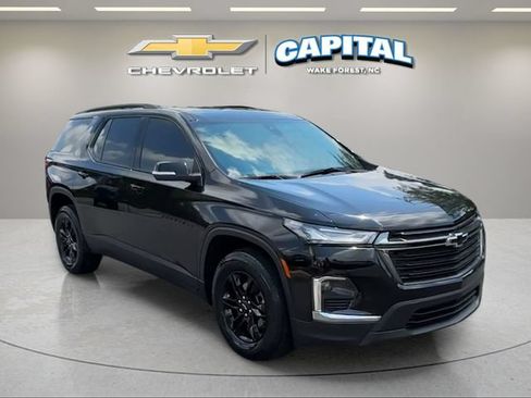 Used 2022 Chevrolet Traverse LT FWD image 7