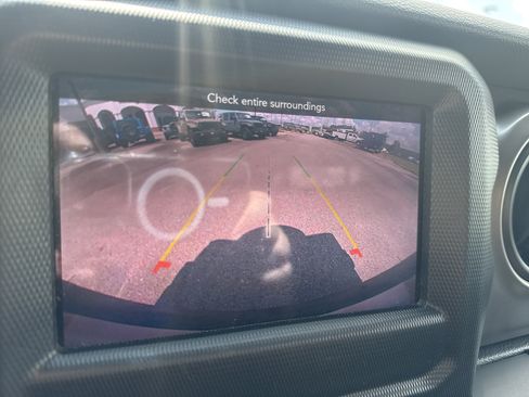 Used 2020 Jeep Wrangler Sport AWD/4WD image 25