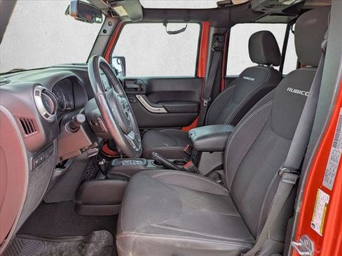 Used 2015 Jeep Wrangler Unlimited Rubicon w/ Connectivity Group AWD/4WD image 14