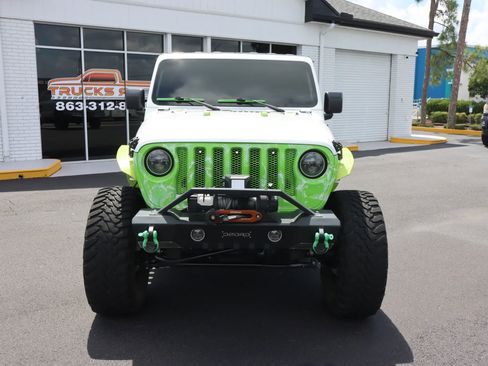 Used 2022 Jeep Wrangler Sport image 3