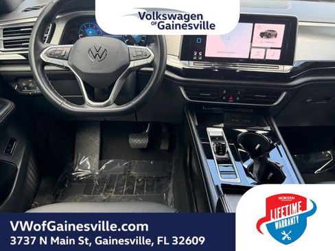 Certified 2024 Volkswagen Atlas Cross Sport SE FWD image 14