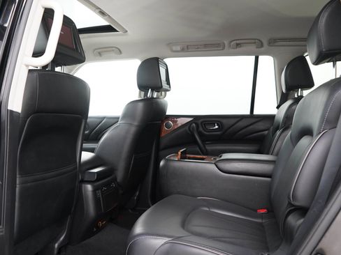 Used 2016 INFINITI QX80 4WD w/ Deluxe Technology Package image 19