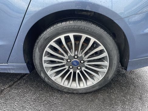 Used 2018 Ford Fusion SE w/ Fusion SE Technology Package FWD image 8
