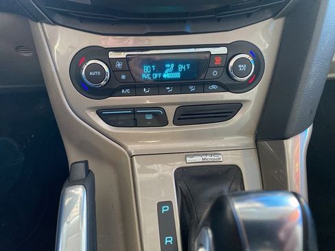 Used 2012 Ford Focus SEL w/ SEL/Titanium Winter Pkg image 6