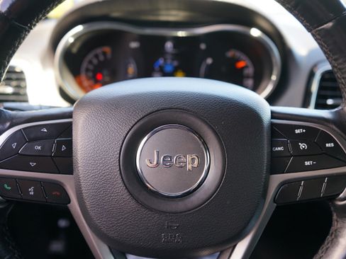 Used 2019 Jeep Grand Cherokee Limited AWD/4WD image 23