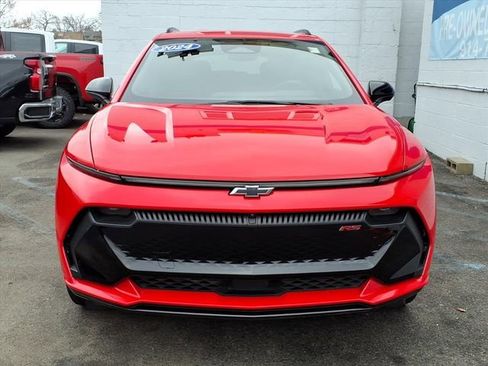 Used 2024 Chevrolet Equinox EV RS image 2