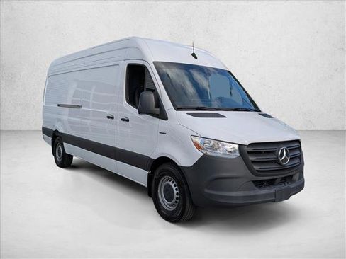 Used 2024 Mercedes-Benz eSprinter 170 Cargo image 3