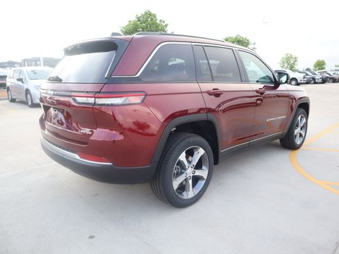 New 2026 Jeep Grand Cherokee Limited AWD/4WD image 22