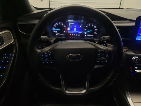 Used 2020 Ford Explorer Limited RWD image 22