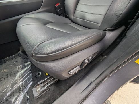 Used 2021 Toyota Highlander XLE image 15