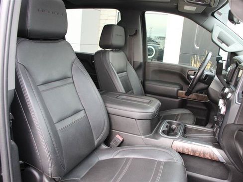 Used 2022 GMC Sierra 2500 Denali w/ Denali Black Diamond Edition AWD/4WD image 12