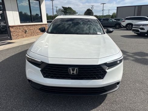 Used 2025 Honda Accord Sport image 10