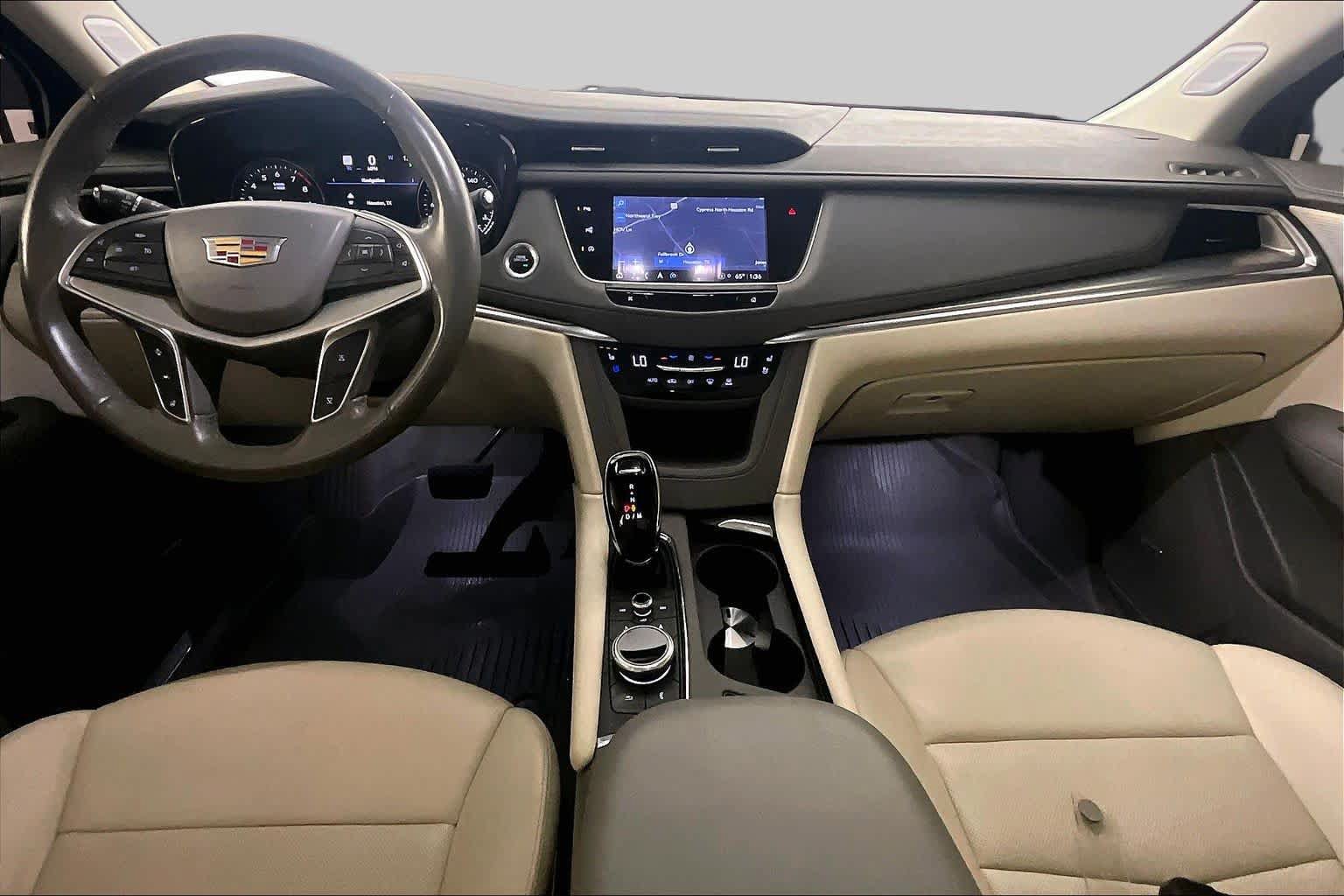 Used 2024 Cadillac XT5 Premium Luxury w/ Technology Package FWD image 16