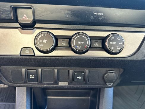 Used 2020 Toyota Tacoma SR5 image 19