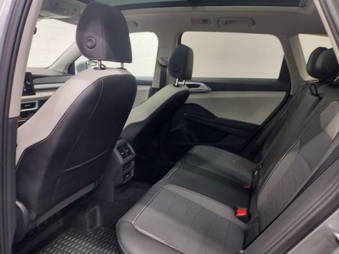 New 2025 Volkswagen Taos SE image 25