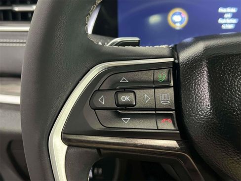 Used 2023 Jeep Grand Cherokee L Limited image 24