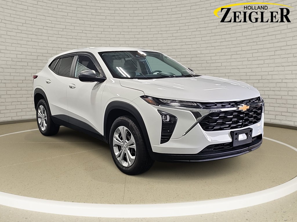 Used 2024 Chevrolet Trax LS FWD image 3